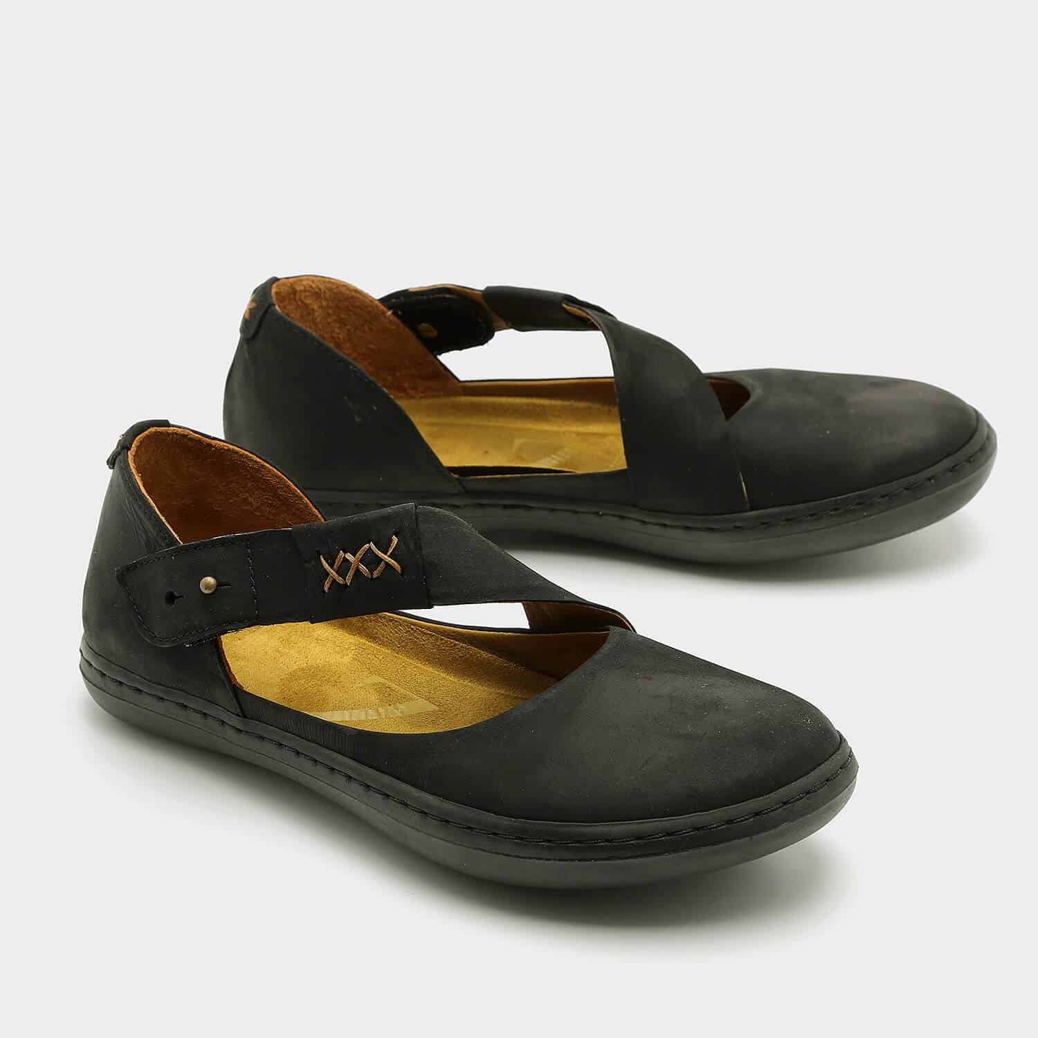 נעליים שטוחות עם רצועת אלכסון – דגם דבש