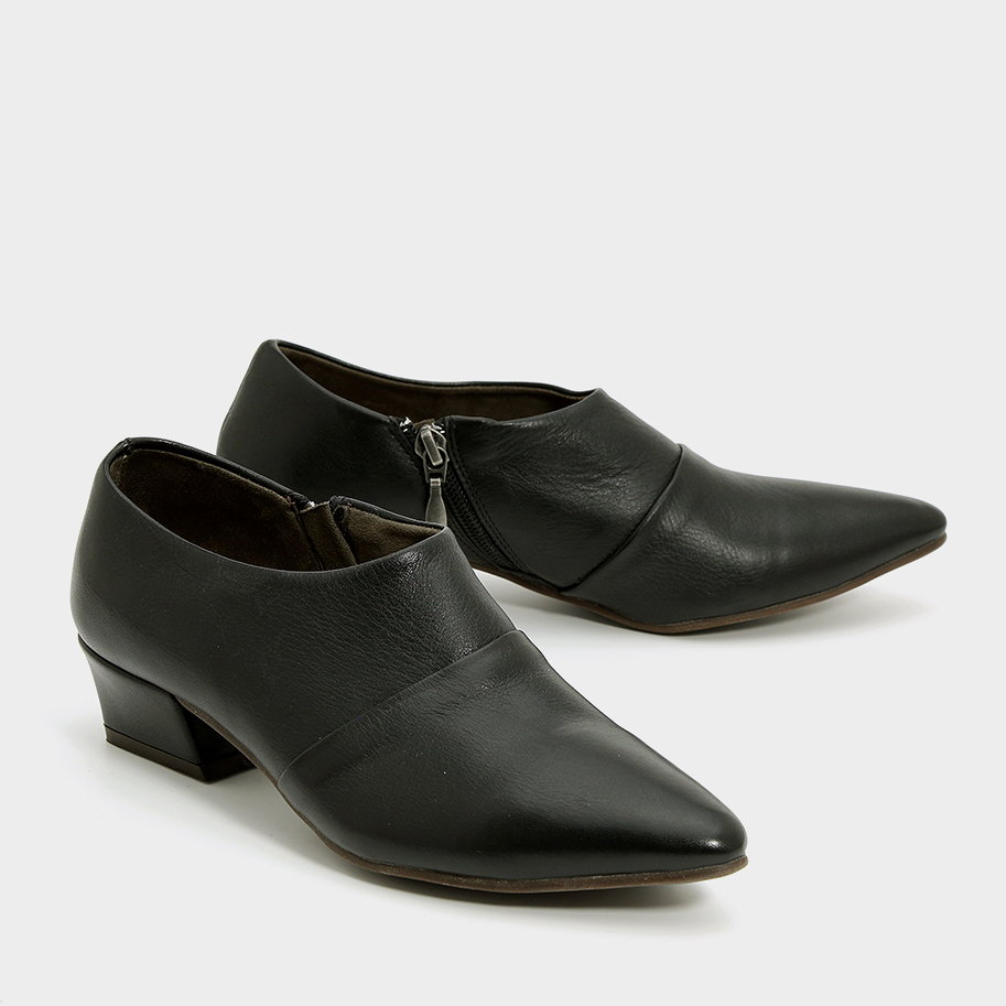 נעלי שיק עור חרטום מחודד – דגם נינה