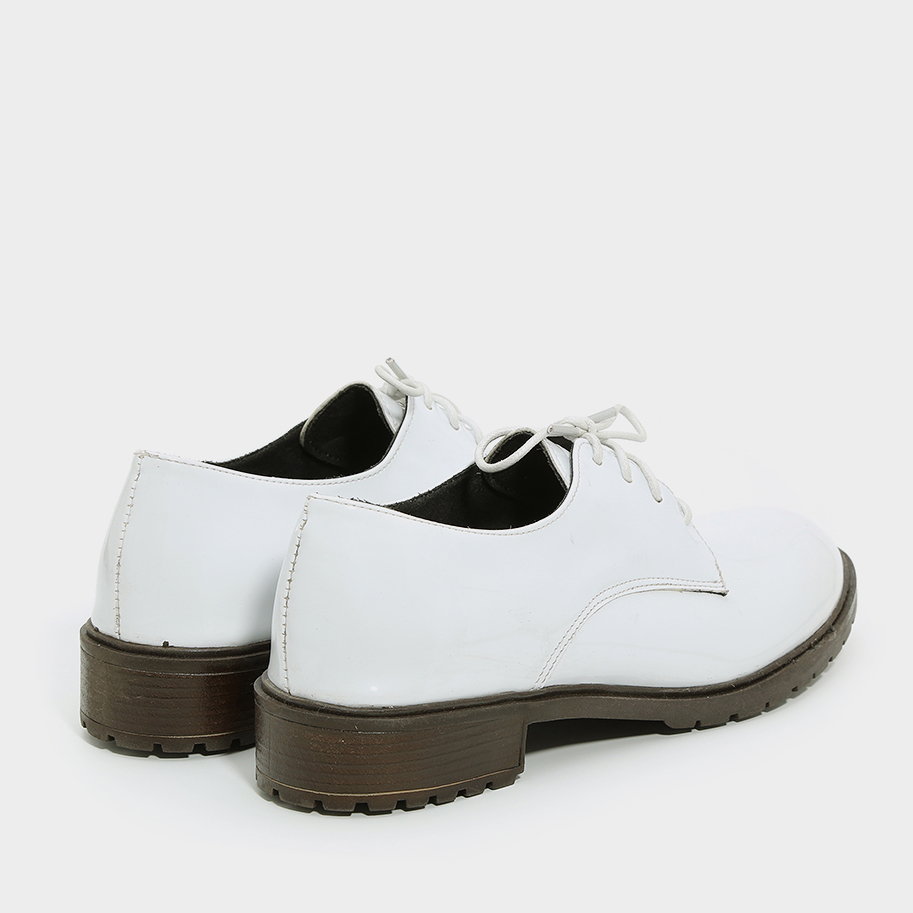 נעלי אוקספורד לק טבעוניות – דגם היילי