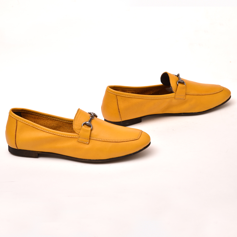נעלי מוקסין עור עם אבזם – דגם קייטי